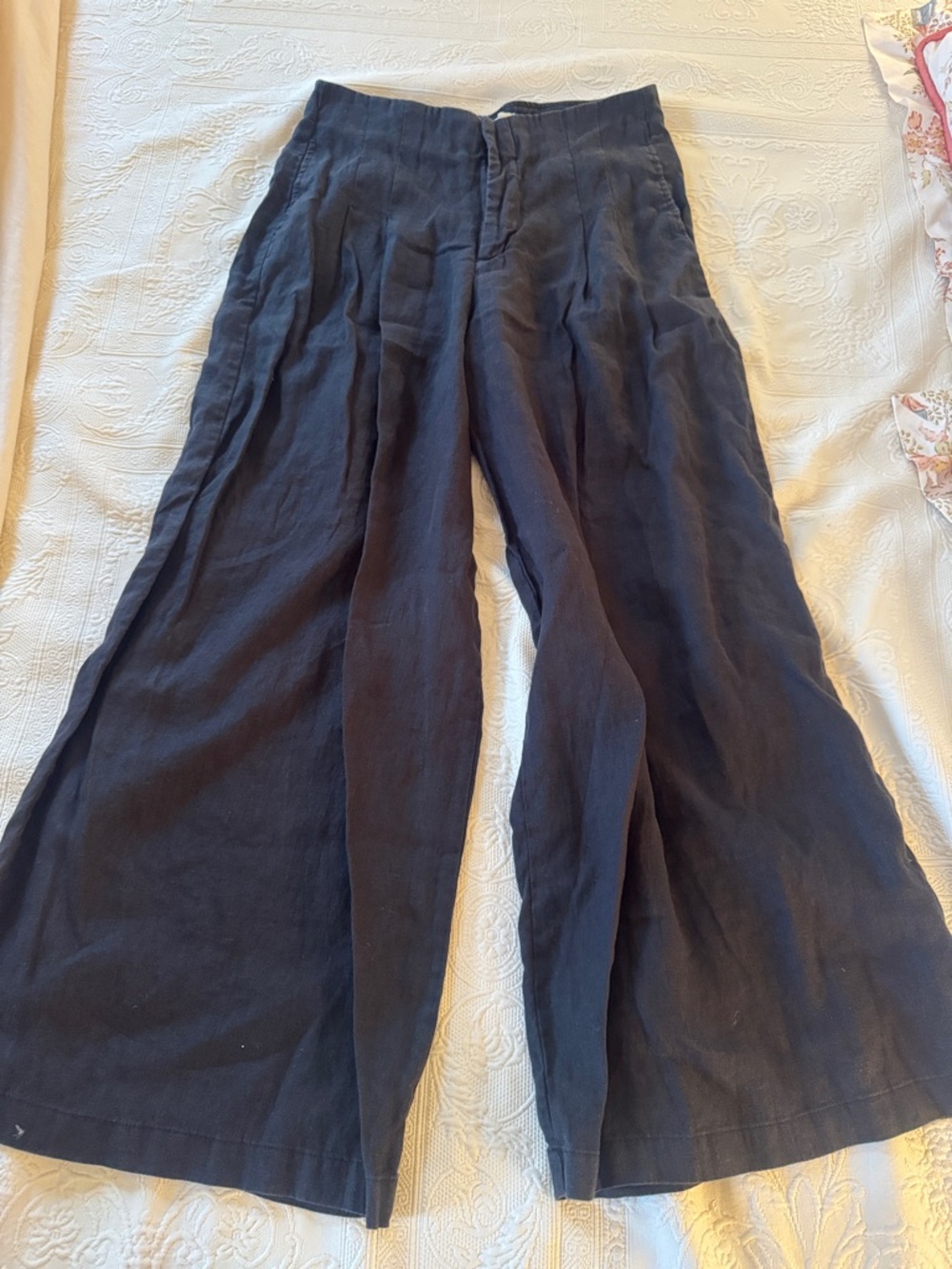 Wide-Leg Linen Blend Pants in Black
